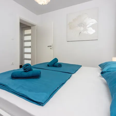 Blue Harmony Apartment